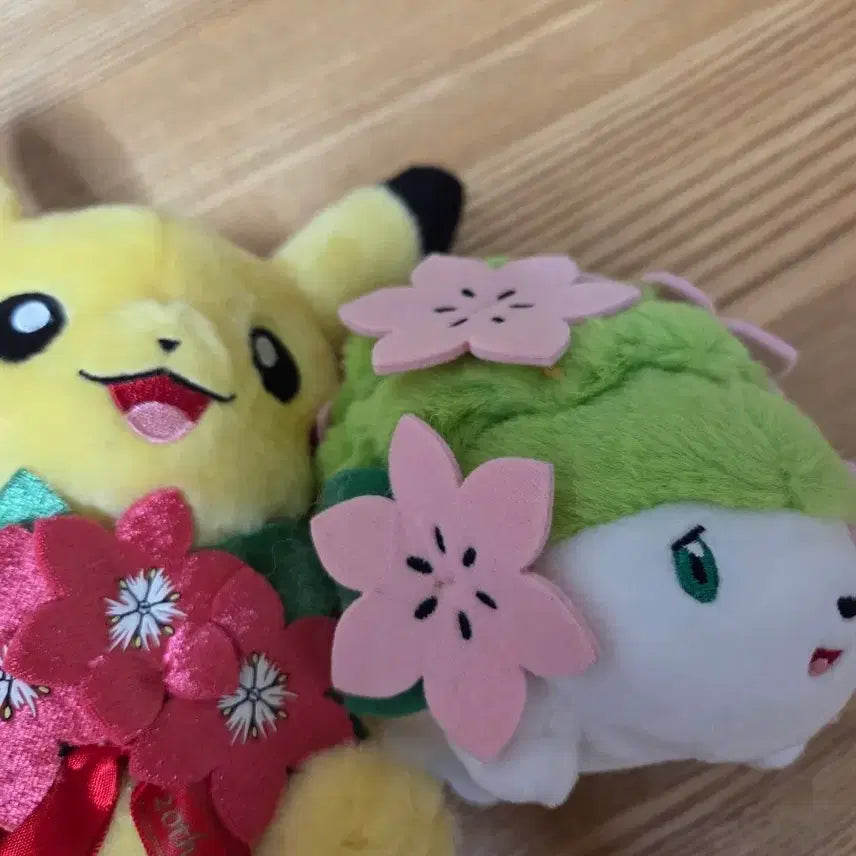 [BUNJANG] Pokemon 20th Anniversary Shaymin Pikachu Plush / 포켓몬 20주년 쉐이미 피카츄 인형