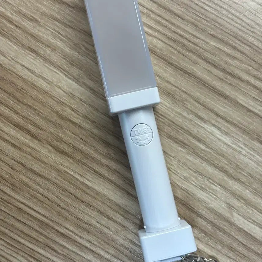 [BUNJANG] TWS Lightstick Keychain / TWS 투어스 응원봉 키링