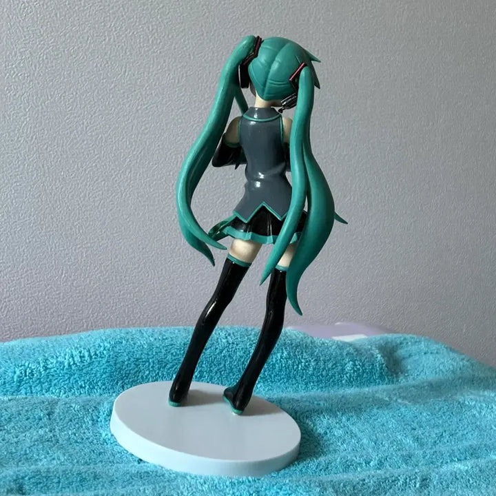 [BUNJANG] Lucky Star Kagami Hiiragi Hatsune Miku Figure / 러키스타 럭키스타 카가미 하츠네 미쿠 피규어 판매