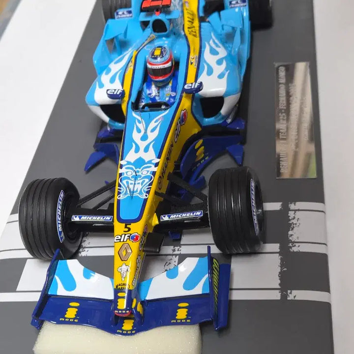[BUNJANG] Minichamps Fernando Alonso 2005 Renault R25 1:18 Diecast Model / f1 페르난도 알론소 월챔 2005 르노 R25 1:18 다이캐스트