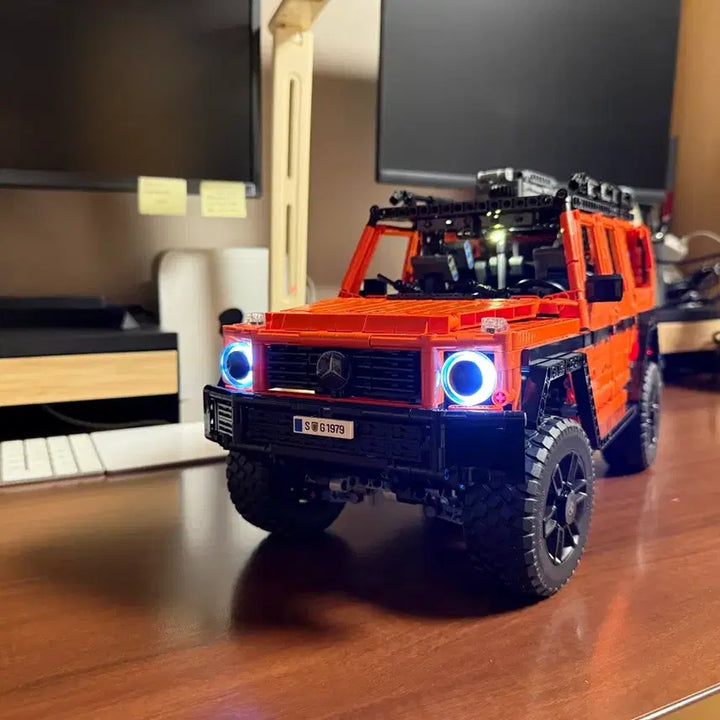 [BUNJANG] LEGO Technic Mercedes-Benz G 500 (Set 42177) - Assembled with LED Lighting / 42177 레고 테크닉 벤츠 G500 완성품