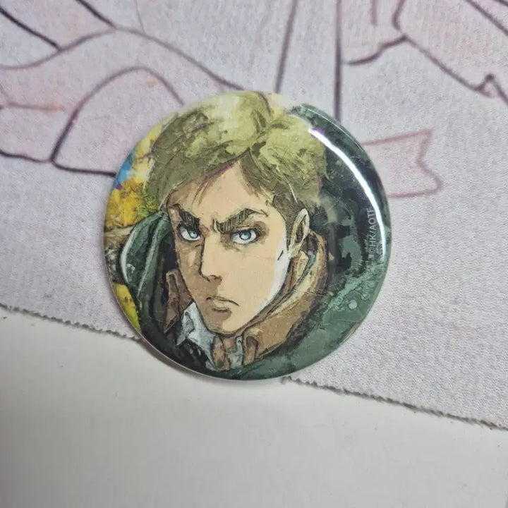 [BUNJANG] Attack on Titan Erwin Smith CGV Can Badge / 진격거 엘빈 스미스 CGV 캔뱃지