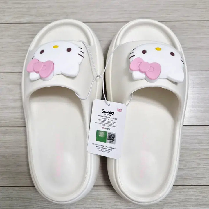 [BUNJANG] Hello Kitty Platform Slippers White / 헬로키티 통굽 슬리퍼 240 화이트 새상품