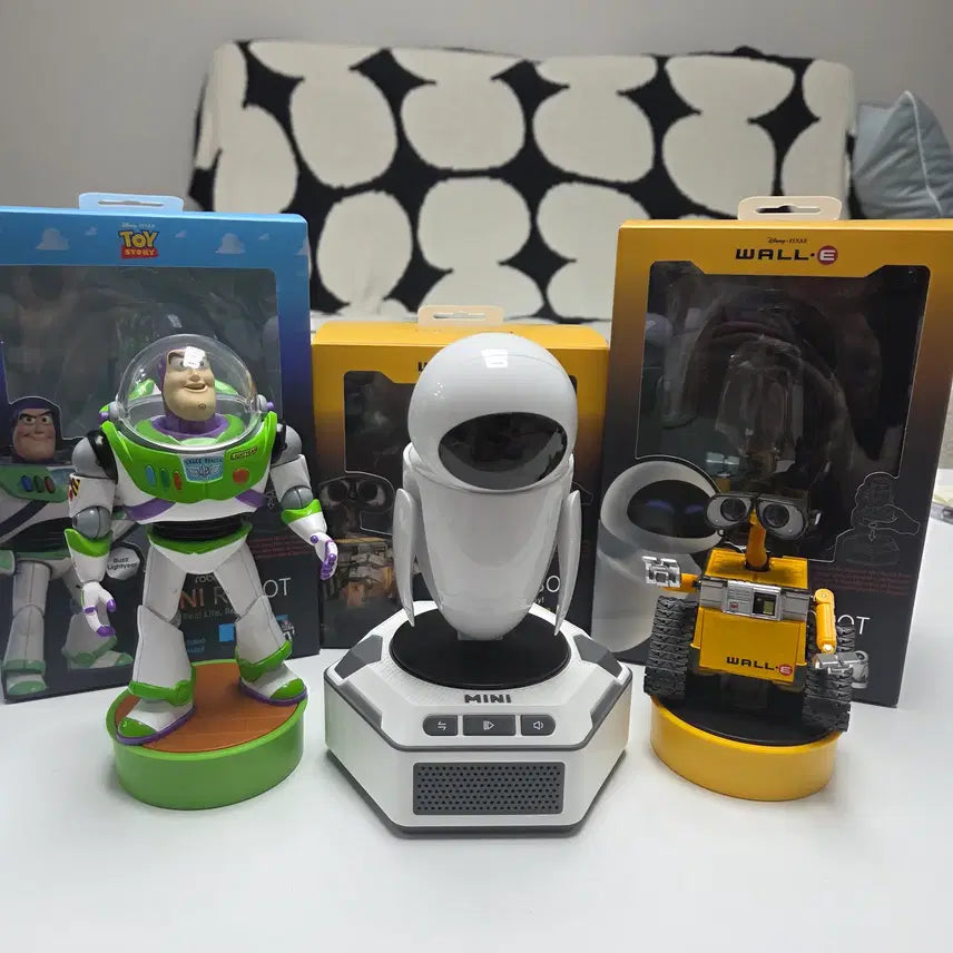 [BUNJANG] Robosen WALL-E + EVE Figure Set (Excluding Base) / 로보센 월E+이브세트 (베이스제외 단품세트)