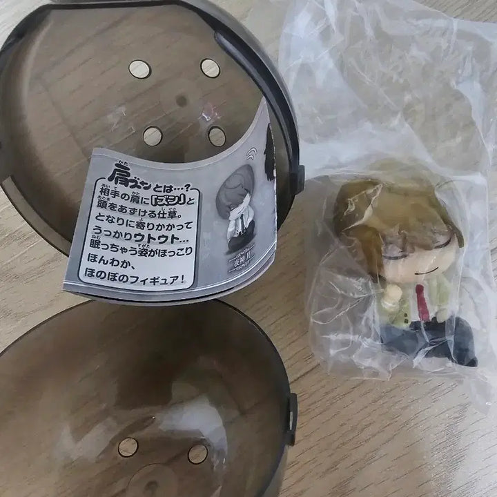 [BUNJANG] Death Note Light Shoulder Gacha Figure / 데스노트 어깨쿵가챠 라이토