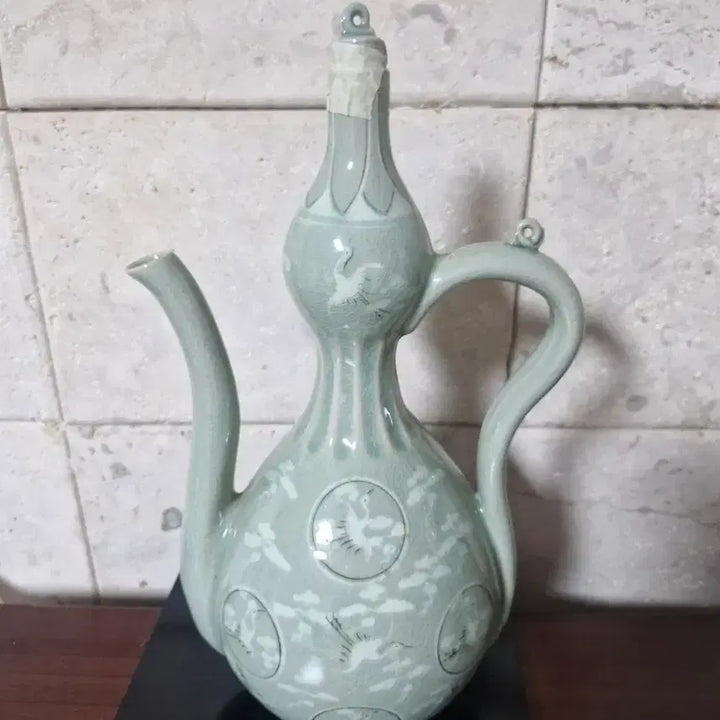 [BUNJANG] Goryeo Celadon Inlaid Crane and Cloud Motif Ewer / 청자 상감운학문 청자 주전자
