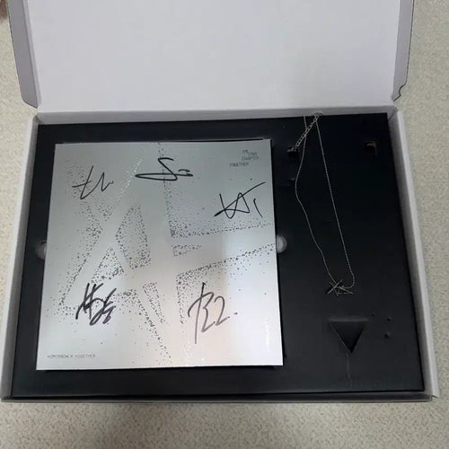 [BUNJANG] TXT TXT Showcase Limited Edition Signed Album Necklace / 투바투 TXT 쇼케이스 한정 싸인 앨범 목걸이