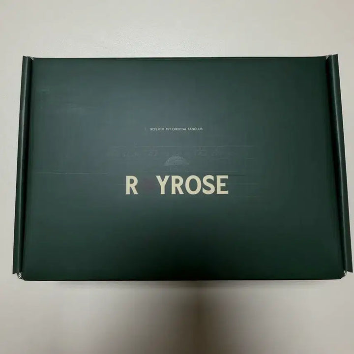 [BUNJANG] Roy Kim Royrose 1st Official Fanclub Goods Set / 로이킴 로이로제 1기 팬키트 풀박스