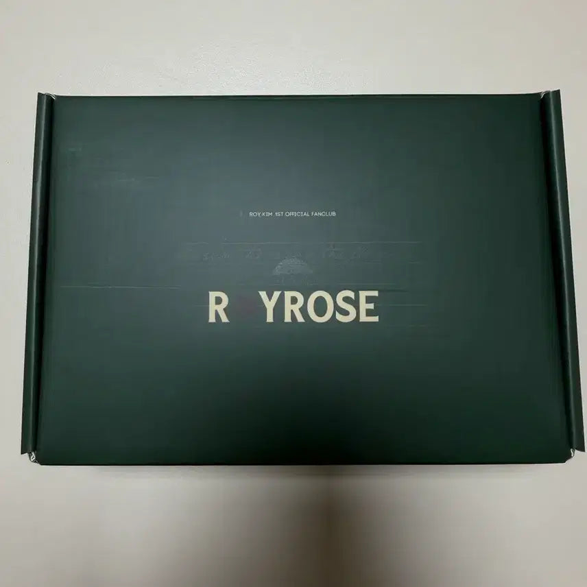 [BUNJANG] Roy Kim Royrose 1st Official Fanclub Goods Set / 로이킴 로이로제 1기 팬키트 풀박스