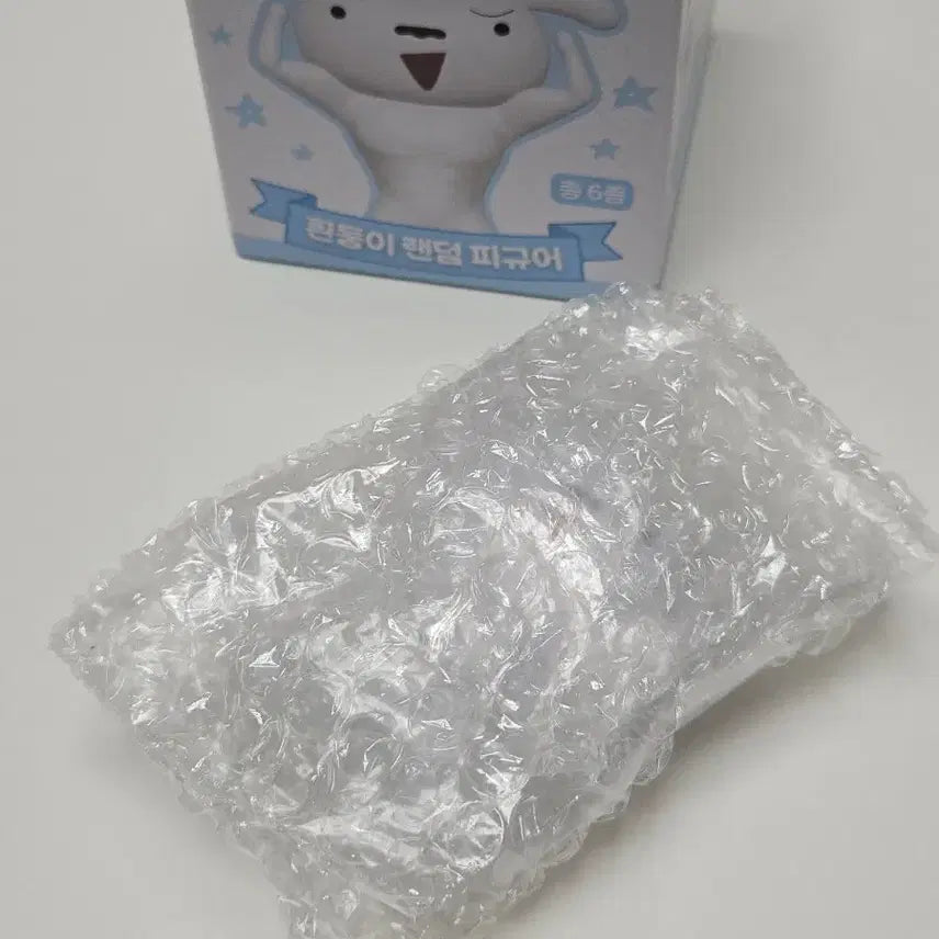 [BUNJANG] CGV Crayon Shin-chan Shih-Shi Basey Figure / cgv 짱구 흰둥이 피규어 몸짱 흰둥이