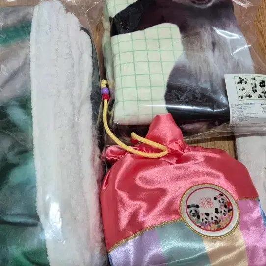 [BUNJANG] Bao Family Fu Bao "Rememba" Blanket Bundle / 푸바오 바오패밀리 루이후이 담요 일괄 원가 이하 판매 합니다!