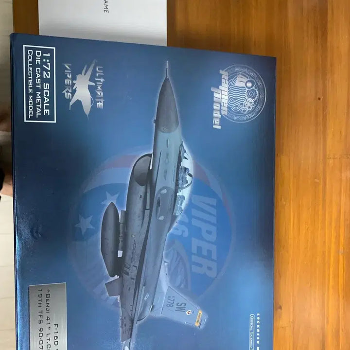 [BUNJANG] Calibre Wings F-16D 1/72 Scale Die-cast Model Aircraft / Calibre wings f-16d ca721604 다이캐스트 판매힙니다