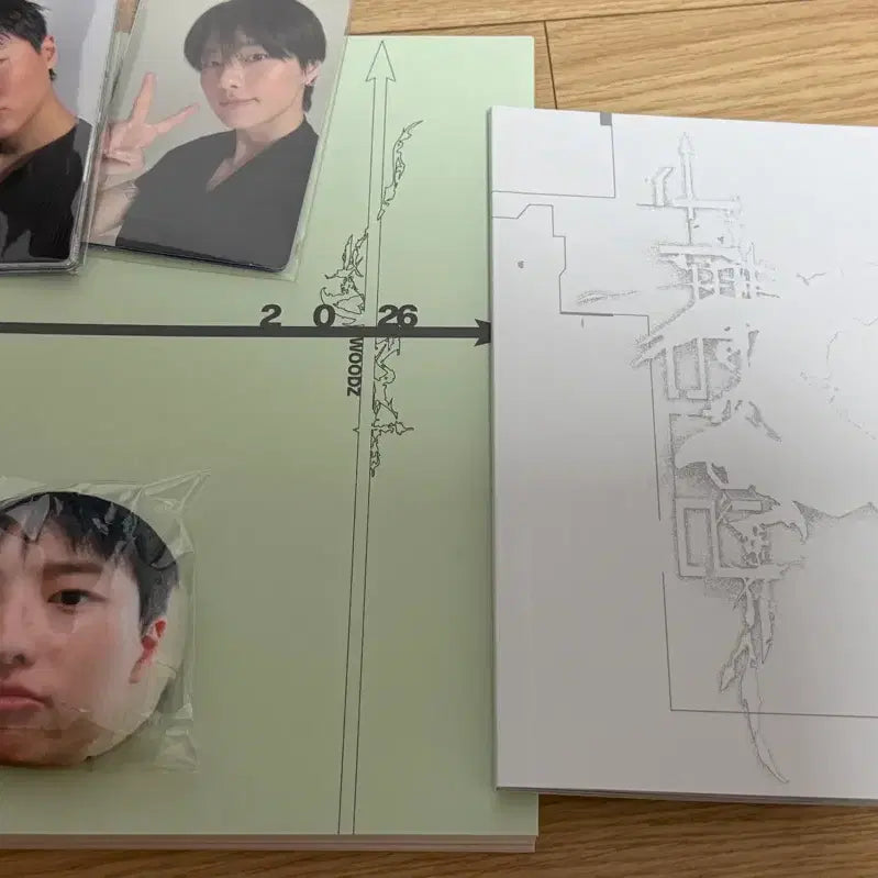 [BUNJANG] Woodz Cho Seung Youn A4 Frame / Woodz 조승연 우즈 a4 액자+2026시그 구성품 몇가지 양도해요