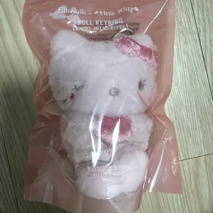 [BUNJANG] Phillimilli x Hello Kitty Angel Kitty Keyring Doll (Unsealed) / 필리밀리 천사키티 키링인형  단순개봉