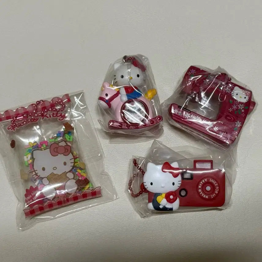 [BUNJANG] Sanrio Hello Kitty Retro Gachapon 4-Piece Bundle Set / 산리오 키티 레트로 가챠 4종 일괄 양도