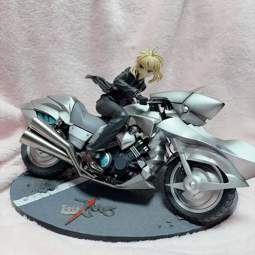 [BUNJANG] Good Smile Racing Saber Motored Cuirassier Figure / 굿스마일 세이버 모터드 쿼러시어 피규어