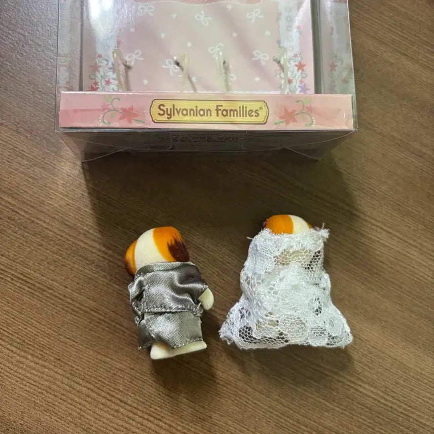 [BUNJANG] Sylvanian Families Retired Chiffon Dog Wedding Pair (Opened) / 실바니안 단종 쉬폰독 웨딩 패어 개봉품