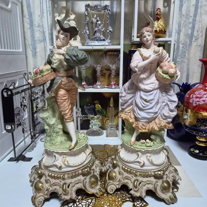 [BUNJANG] Antique Metal Base Porcelain Couple Figurine with Light Fixture / 올드앤틱 메탈베이스 포슬린 커플 장식품2