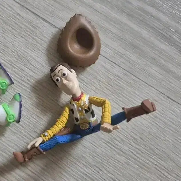 [BUNJANG] Toy Story Gacha Andy Has Arrived Buzz Lightyear Sealed Woody Unsealed / 토이스토리 가챠 앤디가 왔다 앤디가 온다 버즈라이트이어 미개봉 우디 개봉
