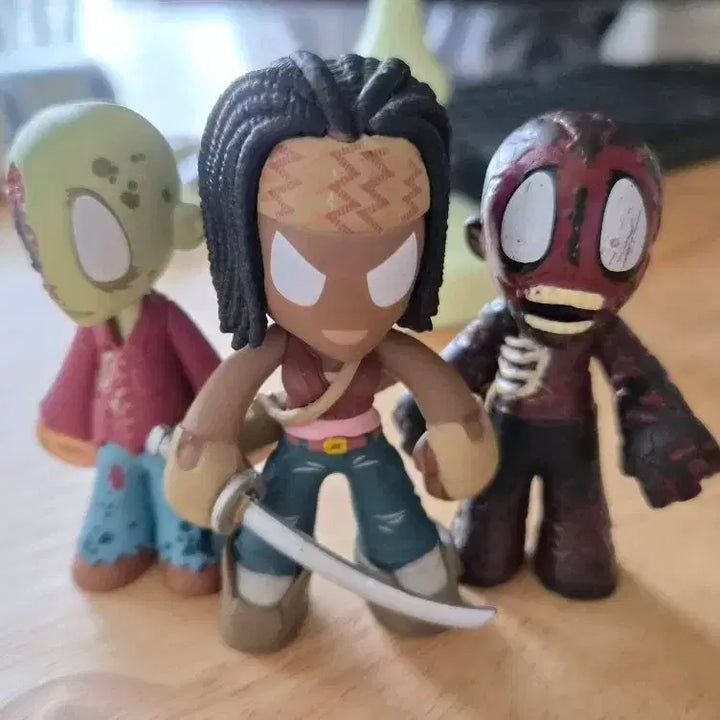 [BUNJANG] The Walking Dead Funko Mystery Minis Michonne &amp; Zombie Figures / 워킹데드 펀코 미스테리 미니 피규어 미숀&amp;좀비