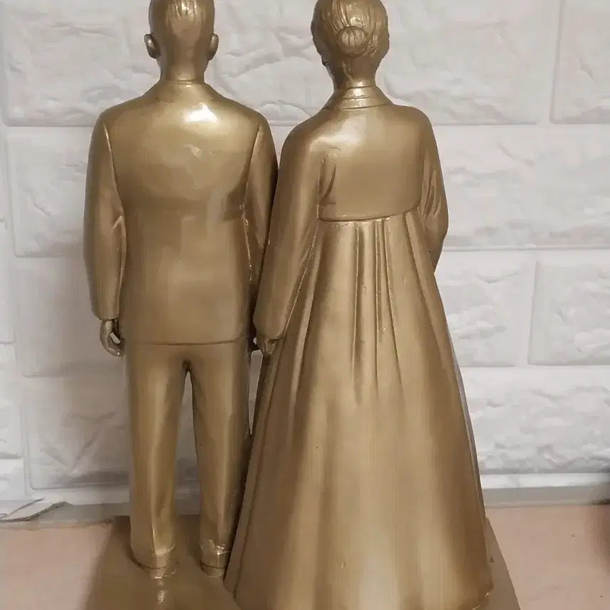 [BUNJANG] Bronze Sculpture of President Park Chung-hee and First Lady Yuk Young-soo (5kg) / 귀한,박정희부부브론즈,5키로그램