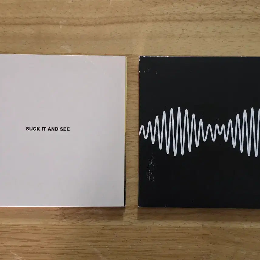 [BUNJANG] Arctic Monkeys CD Album Bundle (2 CDs) / CD 음반 Arctic Monkeys 악틱 몽키즈 앨범 2장