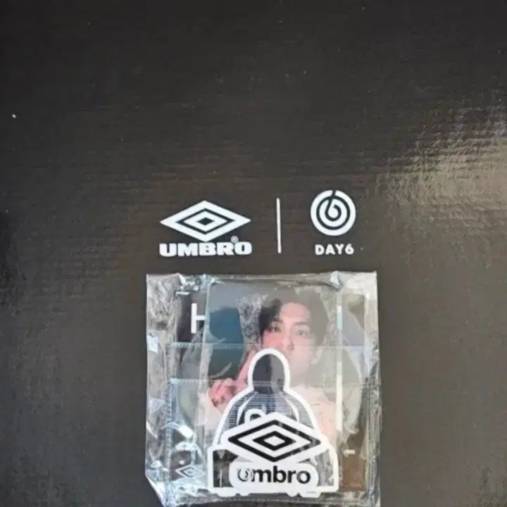 [BUNJANG] Day6 10th Anniversary Umbro Blanket Gift Set / 데이식스 엄브로 10주년 블랭킷 기프트 세트