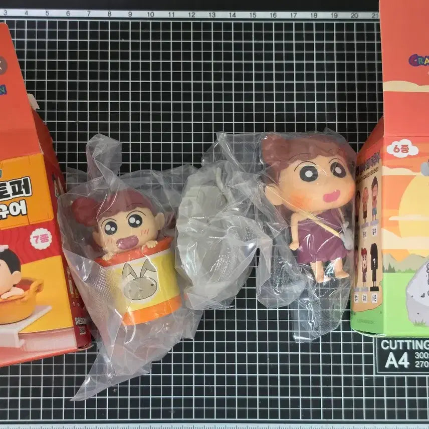 [BUNJANG] Crayon Shin-chan Ramen Stopper and Primitive Era Figure Set / [일괄/새상품] 짱구 유리 원시시대, 라면스토퍼 피규어 가챠