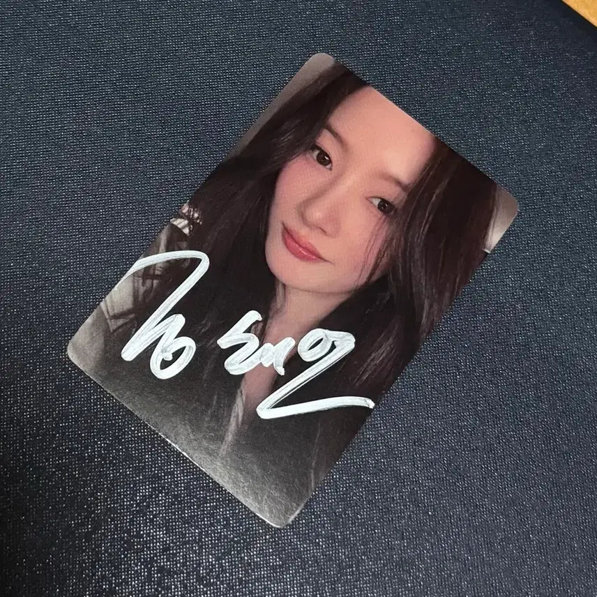 [BUNJANG] IOI Jeong Chaeyeon Signed Photocard Mnet Plus POB / 아이오아이 정채연 친필 싸인 포카 엠넷플러스 미공포