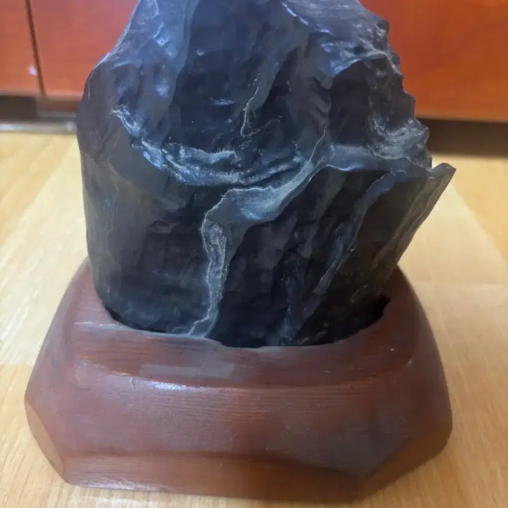 [BUNJANG] Libyan Petrified Wood Fossil (1.8kg) with Stand / 리비아 규화목(나무화석) 1.8kg / 받침대 포함