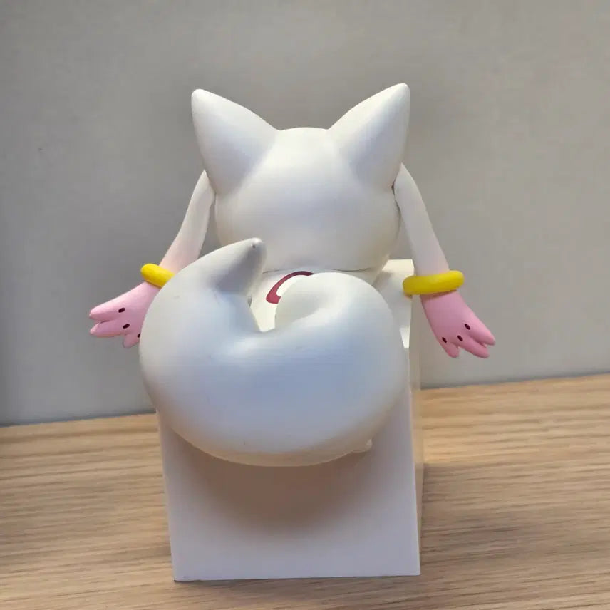 [BUNJANG] Puella Magi Madoka Magica Kyubey PVC Statue 10cm Figure / 마법소녀 마도카 마기카 힛카케 PVC 스태추 큐베 10cm 피규어 장난감