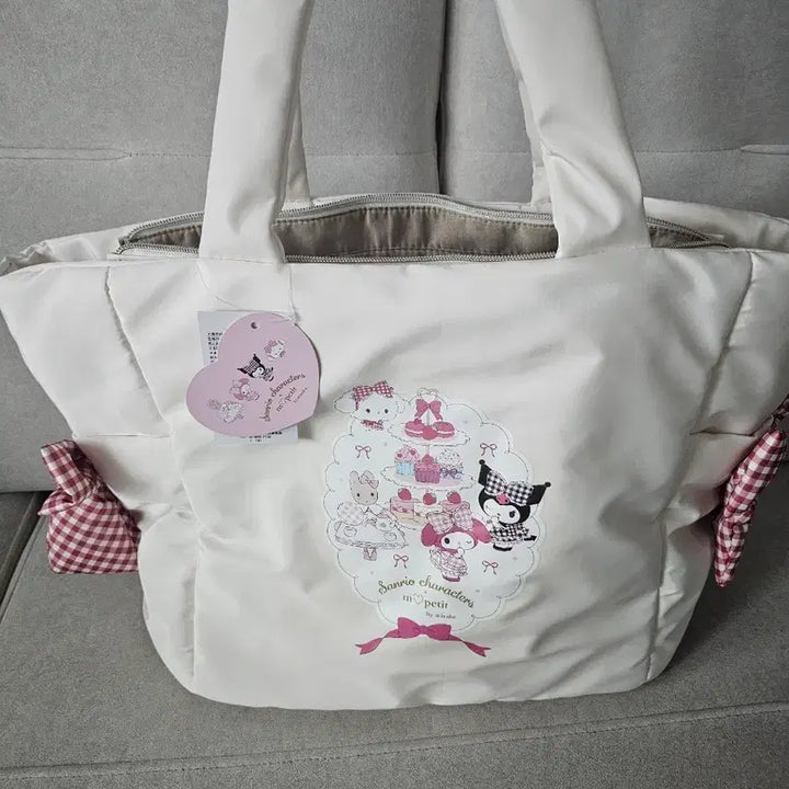 [BUNJANG] Sanrio Padded Shoulder Bag / 산리오 패딩숄더백