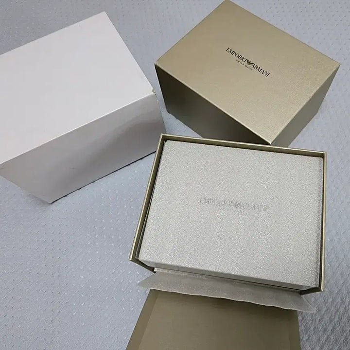 [BUNJANG] Emporio Armani Watch Box / 정품  페라가모 롯데백화점