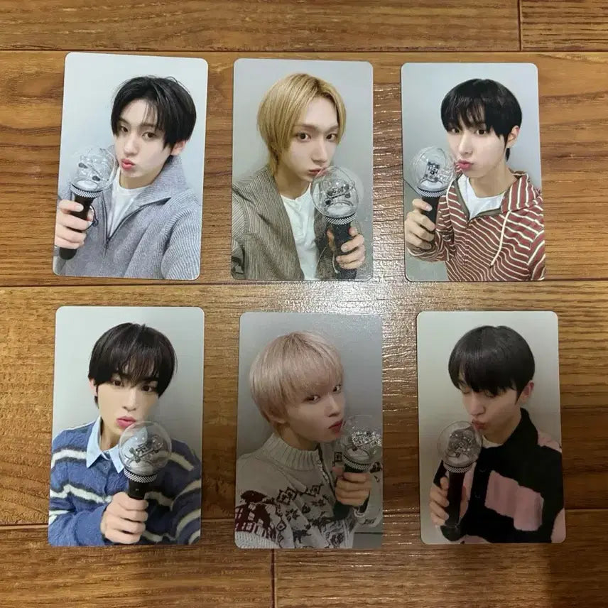 [BUNJANG] Kickflip Official Lightstick Photocard Bundle Set / [포카O] 킥플립 공식 응원봉