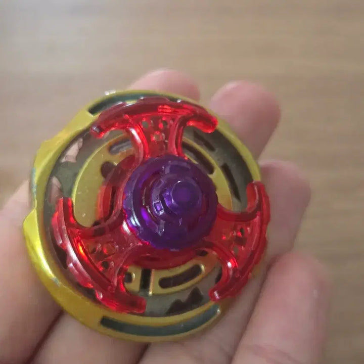 [BUNJANG] Limited Edition Metal Beyblade Gold Pisces / 메탈 베이블레이드 한정판 골드 파이시즈