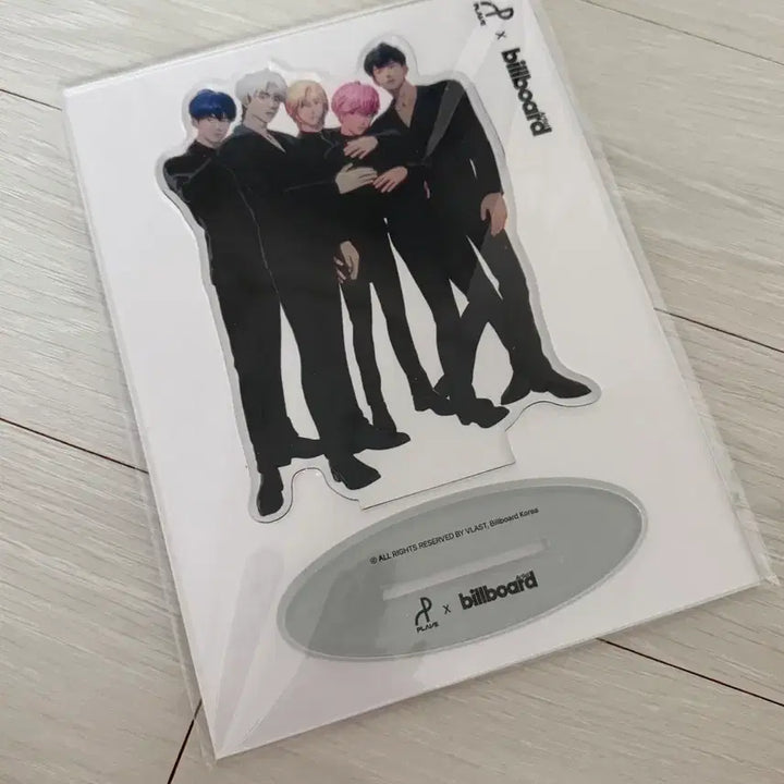 [BUNJANG] PLAVE Billboard Group Acrylic Standee (Sealed) / 플레이브 빌보드 단체 아크릴스탠드 미개봉 판매
