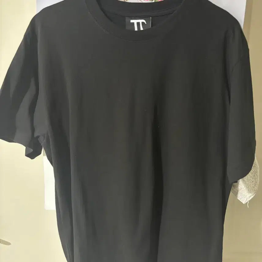 [BUNJANG] JUSTHIS LIT Concert MD Short Sleeve T-Shirt / 저스디스 lit콘 md 반팔