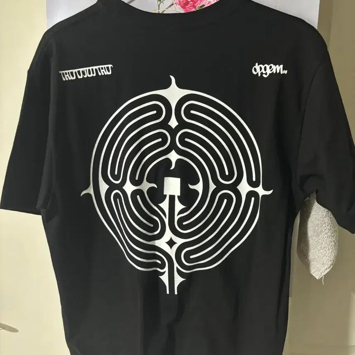 [BUNJANG] JUSTHIS LIT Concert MD Short Sleeve T-Shirt / 저스디스 lit콘 md 반팔