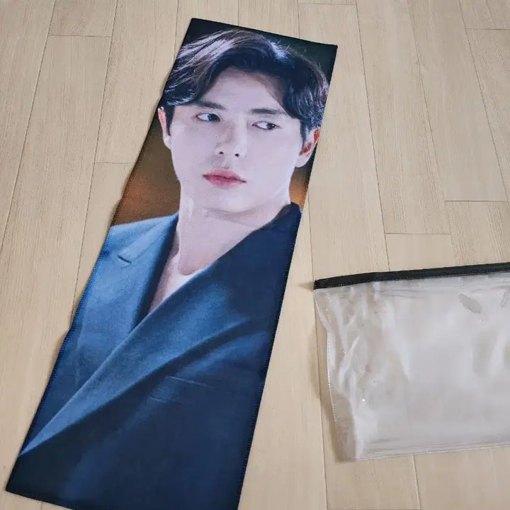 [BUNJANG] Kim Jae-wook Ryan Gold Slogan / 배우 김재욱 슬로건 그녀의 사생활 라이언골드