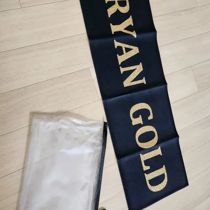 [BUNJANG] Kim Jae-wook Ryan Gold Slogan / 배우 김재욱 슬로건 그녀의 사생활 라이언골드