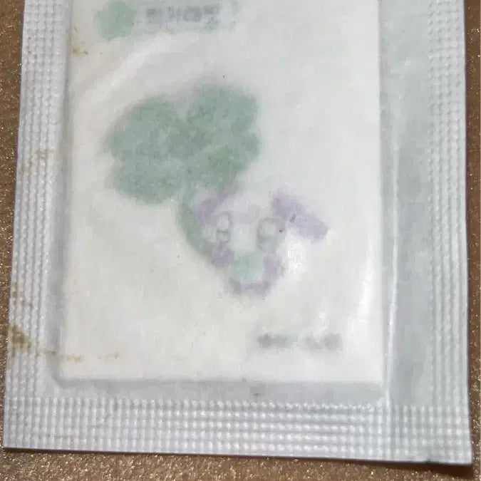 [BUNJANG] Huhuhui Clover Sticker / 후후이 빵 띠부씰 네잎클로버