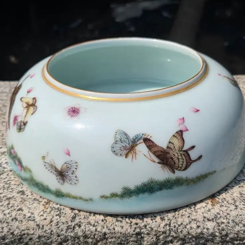 [BUNJANG] Qianlong Period Celadon Porcelain Brush Washer with Butterfly Motif / 중국도자기 건륭년제관비 분채 필세