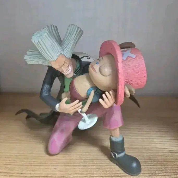 [BUNJANG] One Piece Hiruluk &amp; Chopper Dramatic Showcase Set / [가격고정] 원피스 피규어 히루루크 쵸파 드라마틱 쇼케이스 세트