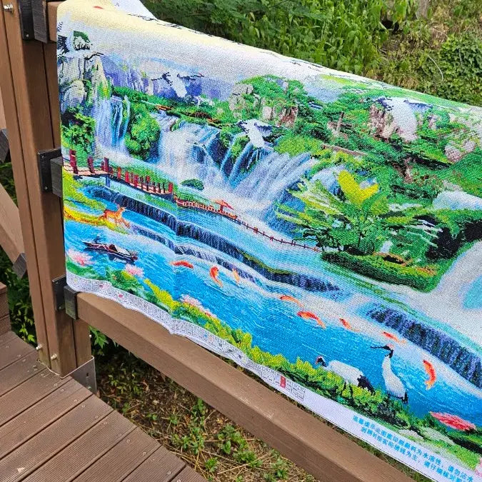 [BUNJANG] Embroidered Waterfall Landscape Painting / 자수 액자 폭포 산수화 그림