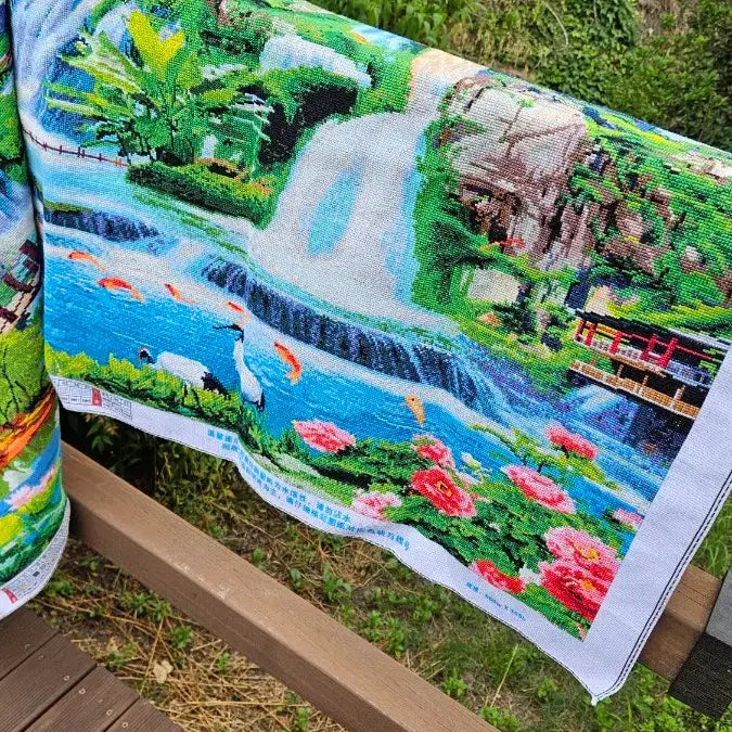 [BUNJANG] Embroidered Waterfall Landscape Painting / 자수 액자 폭포 산수화 그림