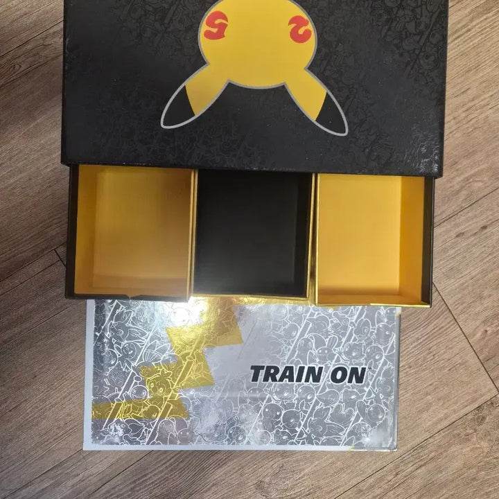 [BUNJANG] 25th Anniversary North America Gold Box Pikachu Edition / 25주년 북미 골드박스만