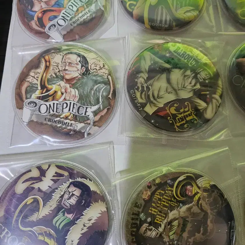 [BUNJANG] One Piece Crocodile 18-Piece Can Badge Bundle Set / 원피스 크로커다일 캔뱃지 18종 일괄 처분