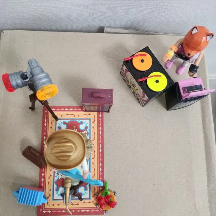 [BUNJANG] Playmobil 71184 Country Singer + 70882 DJ (Opened) / 플레이모빌 71184 컨트리가수 + 70882 디제이 개봉품 일괄 판매