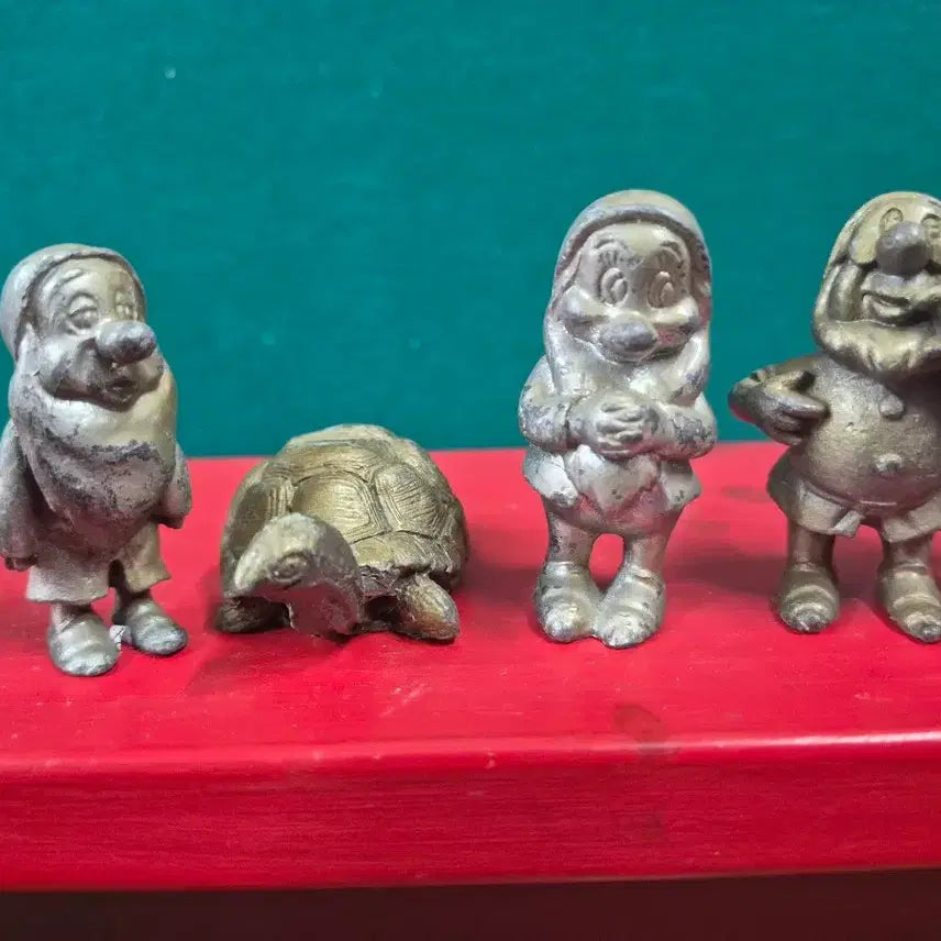 [BUNJANG] Snow White and the Seven Dwarfs Figurine Set / 백설공주 난쟁이 피규어 주물인형 빈티지 인테리어소품용