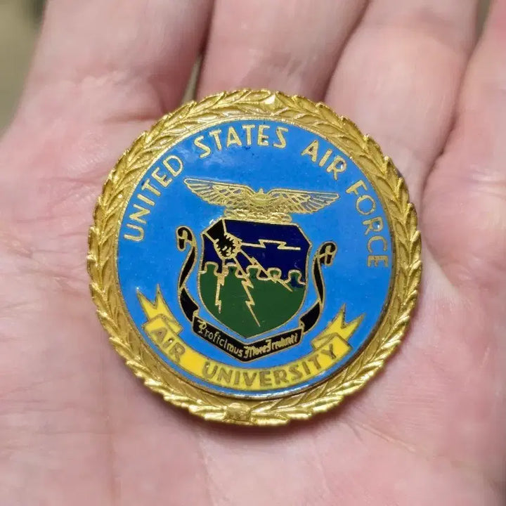 [BUNJANG] USAF Air University Vintage Pin Badge / 미국 공군(USAF) Air University 핀뱃지